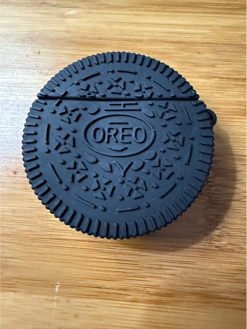 Oreo Cookie Silicone Keychain Airpods gen 1 -2 case or bag charm